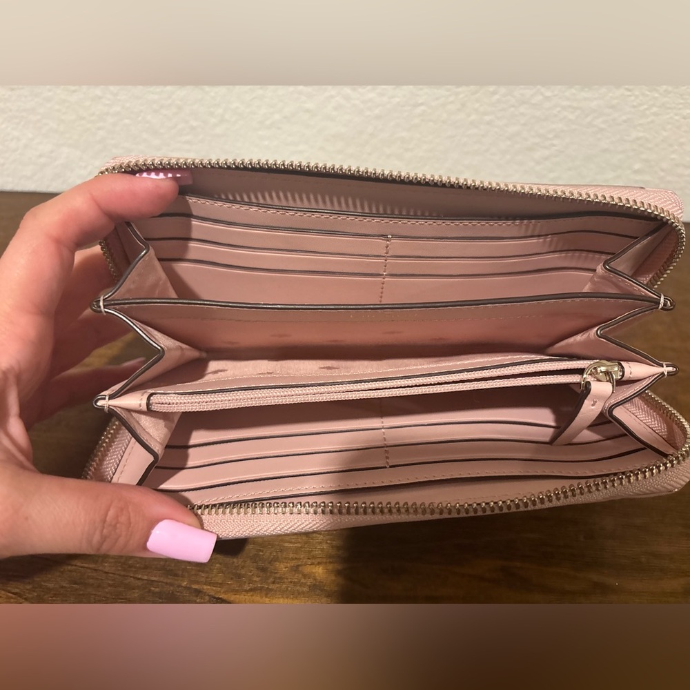 Kate Spade Geometric Tan and Cream Wallet - Picture 3 of 4